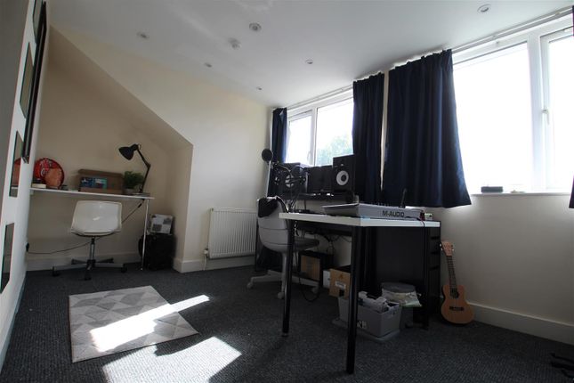 St Anns Avenue, Leeds photo 4