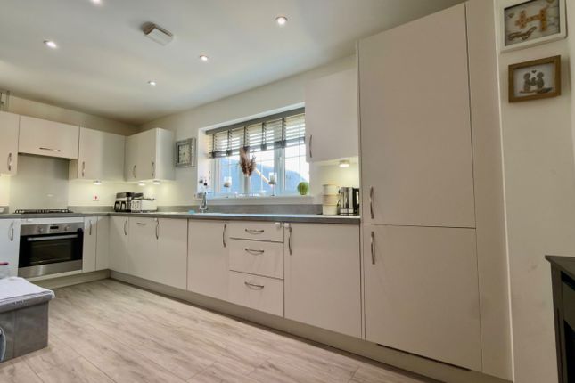 18, Worrall Drive, Wouldham photo 5