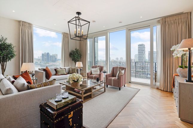 Thumbnail Flat for sale in Central Avenue, London