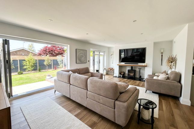 1 Lucerne Court, Aldwick, Bognor Regis photo 2