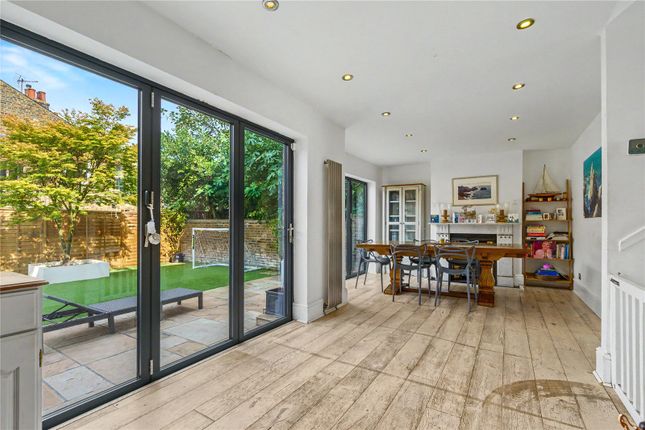 47, Dafforne Road, London photo 4