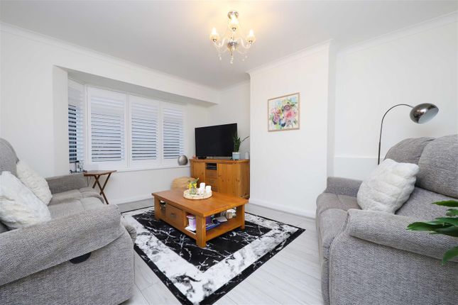 3, Peggotty Way, Hillingdon photo 3