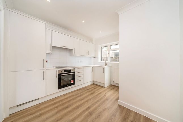 85, Hornfair Road, London photo 3