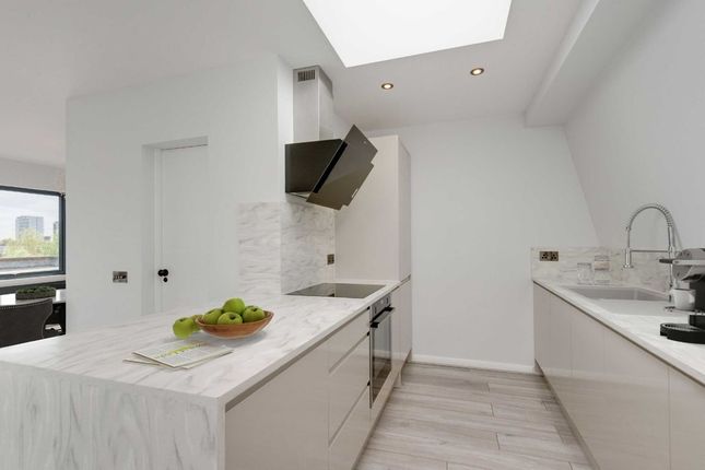 Thumbnail Flat to rent in Lauderdale Road, London