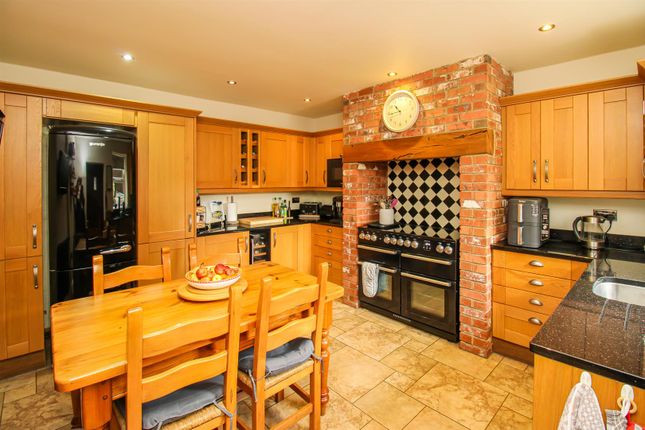 Royds Farm, 5, High Street, Ossett photo 3