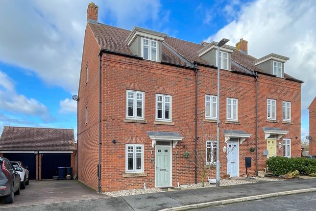 Thumbnail Semi-detached house to rent in Barnards Way, Leicester
