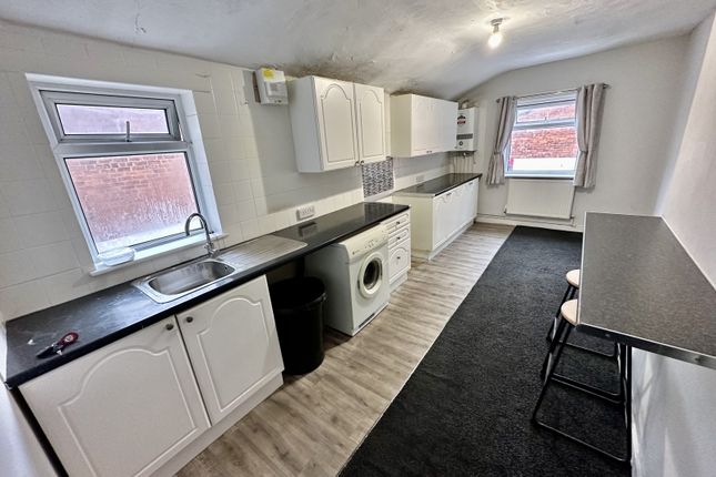 Flat to rent in Alexandra Road, Hull