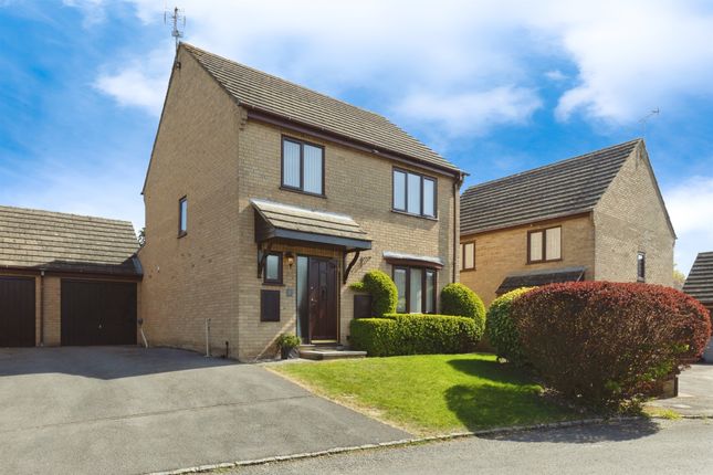 Thumbnail Detached house for sale in Weavers Close, Witney