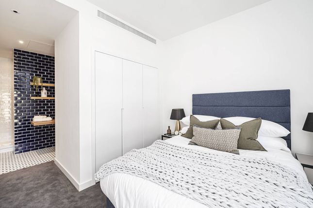 Thumbnail Flat for sale in Goodluck Hope, Canary Wharf