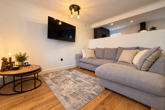 24 Clive Street, Aberdare photo 2