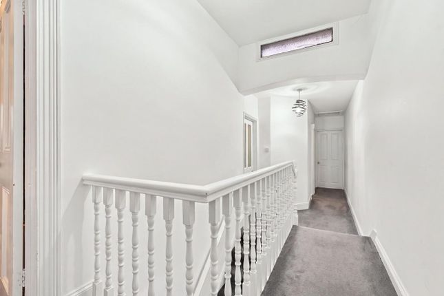 Welldon Crescent, Harrow photo 2
