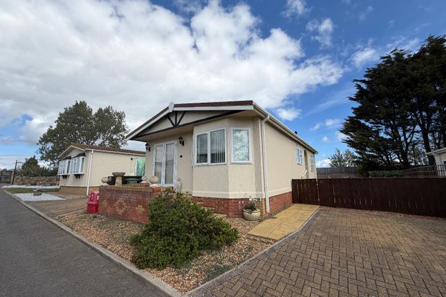 2-bed caravan on 44, Seaview Park Homes, Hartlepool, £90,000