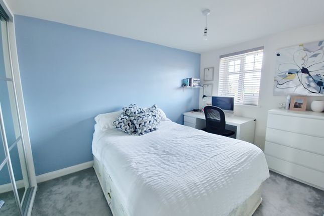 End terrace house for sale in Hutchins Close, Overstone, Northampton