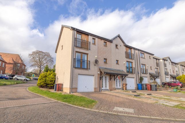 Semi-detached house to rent in Constitution Crescent, Dundee
