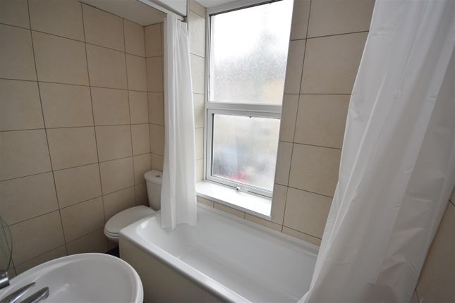 17a, High Street South, Langley Moor photo 5