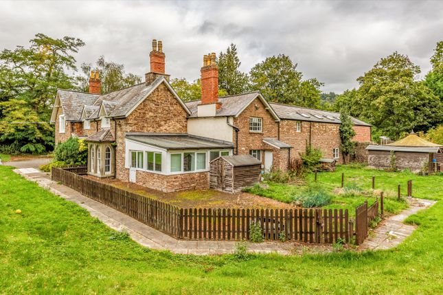 Studio house on Dixton Lane, Monmouth, £500,000