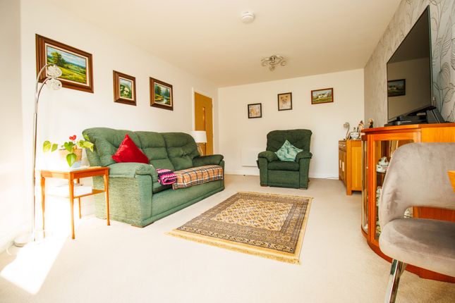 12, Brigg Court, Chantry Gardens, Filey photo 3