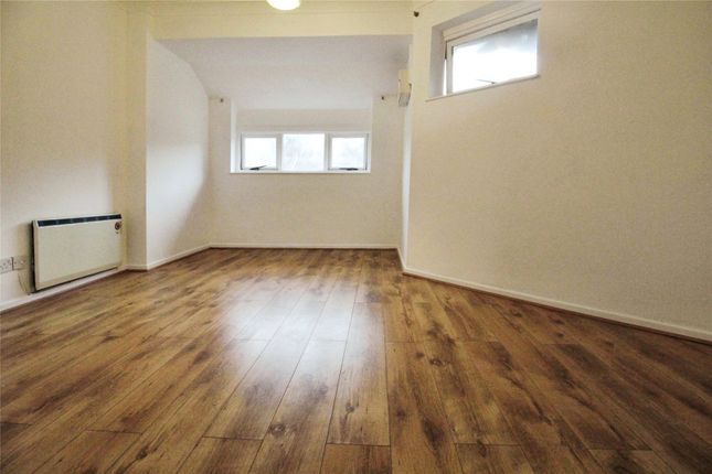 34, Courtney Park Road, Basildon photo 4