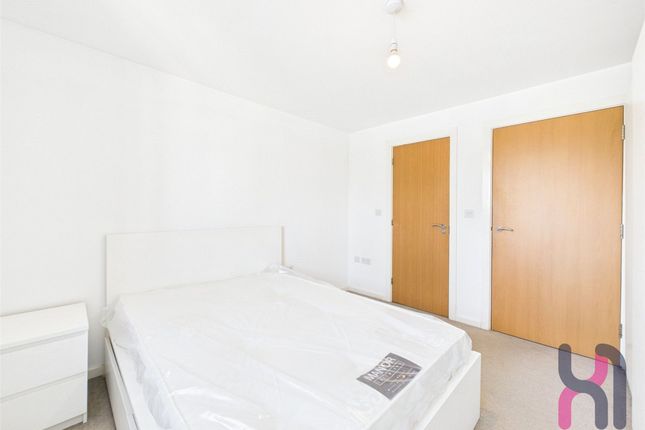 Elmira Way, Salford photo 5