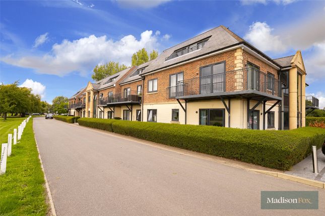 Thumbnail Flat to rent in Woolston Manor Apartments, Chigwell, Essex