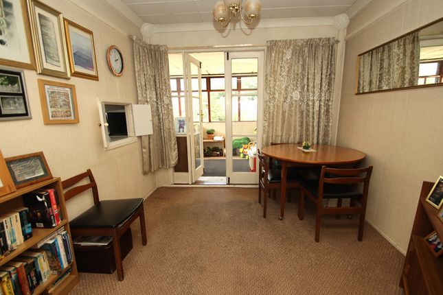 12, Stanley Way, Orpington photo 4