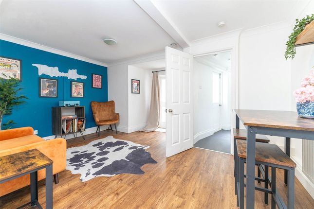 Basement Flat, 3, Madeira Place, East Sussex photo 4