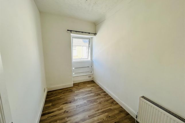 First Floor Flat, 79 Bryn Road, Llanelli photo 4