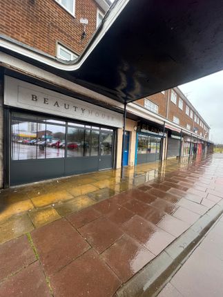 Retail premises to let in Greenwich Avenue, Hull