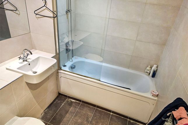 Flat 204,, The Panorama, Ashford photo 2