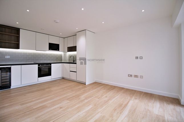 Flat for sale in Fairbank House, Beaufort Square, London