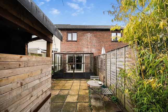 25, Broadfields, Oxford photo 4