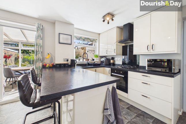 4 Slaidburn Grove, Stafford photo 2
