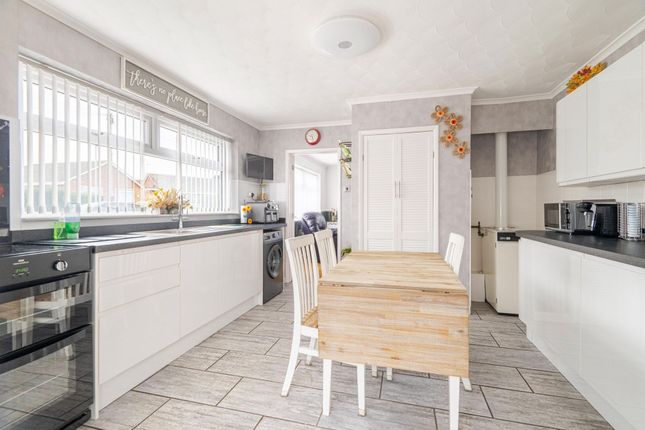 40 Reynolds Avenue, Great Yarmouth photo 4