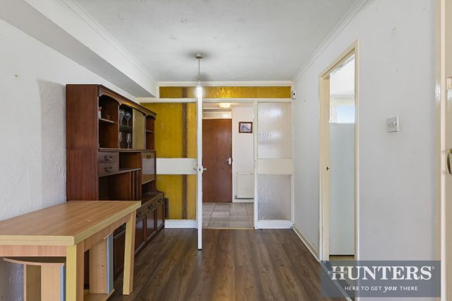 21, Norman Crescent, Hounslow photo 4