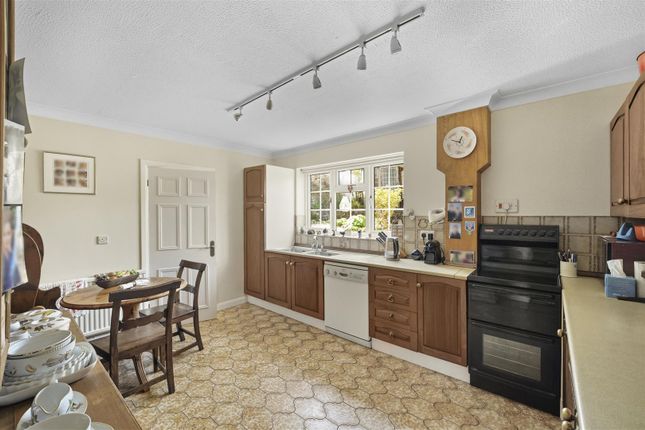 Ty Gloch, 3, Llanmihangel Rise, Cowbridge photo 2