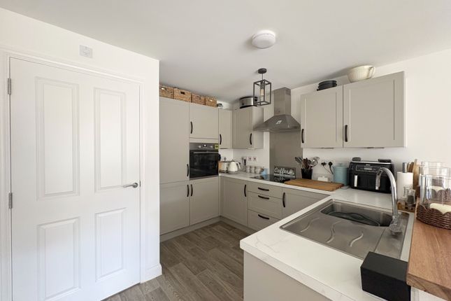 7 Juneberry Road, Ashchurch, Tewkesbury photo 3