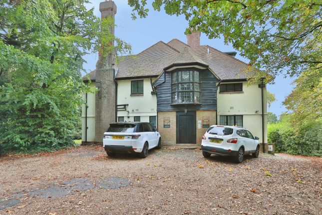 2-bed flat on The Hermitage, 53, Hermitage Road, Poole, £240,000