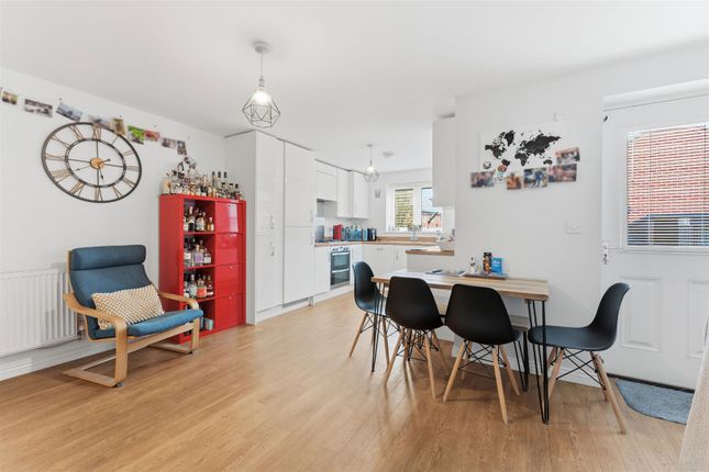 5, Hobby Drive, Corby photo 4
