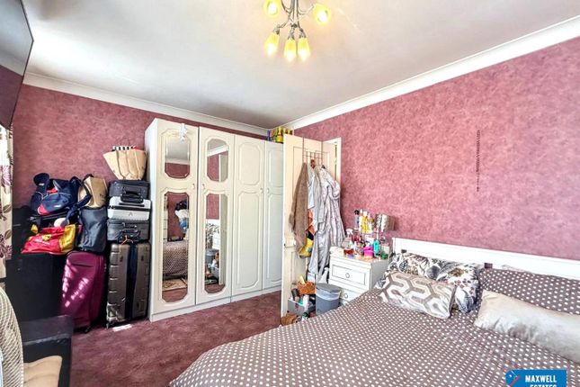 195, Watling Avenue, Edgware photo 4