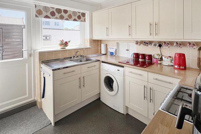 2, Fishers Close, Littlehampton photo 4