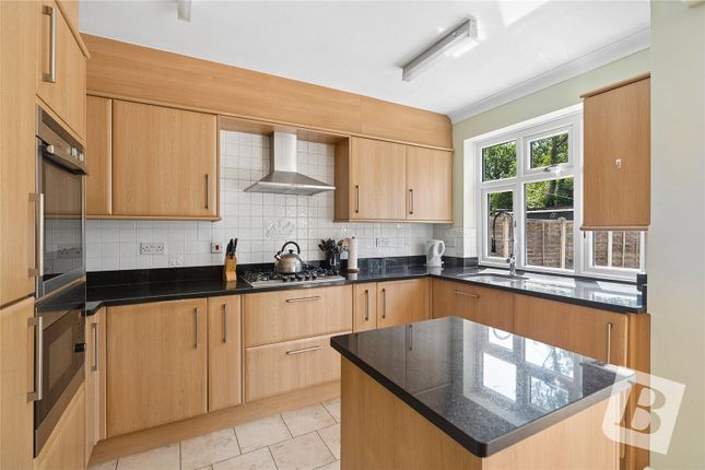 61, Woodhall Crescent, Hornchurch photo 2