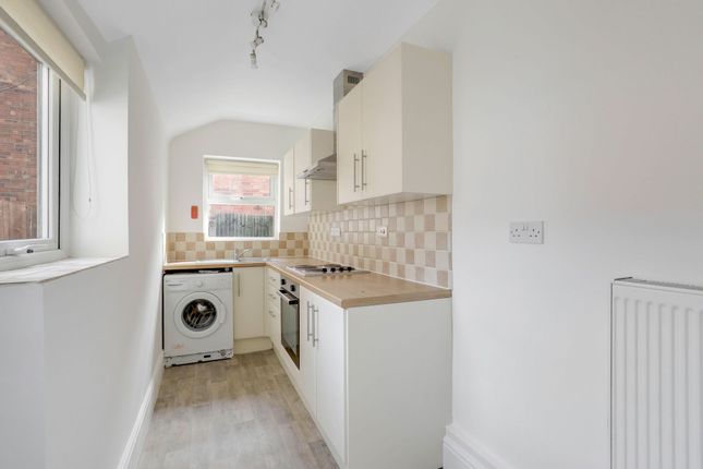 125 Wilford Crescent East, Nottingham photo 4