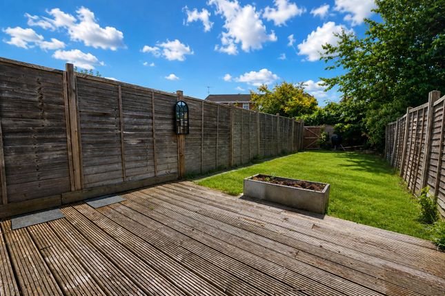 10, Theyer Close, Gloucester photo 3