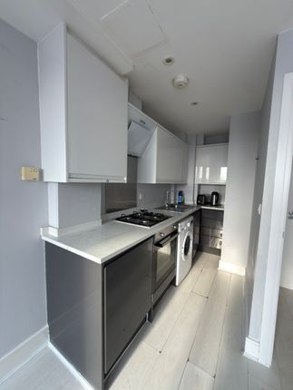 Flat 35 BARTHOLOMEW COURT, HIGH STREET, Waltham Cross photo 2