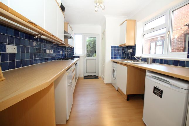 6, Woolborough Close, Crawley photo 4