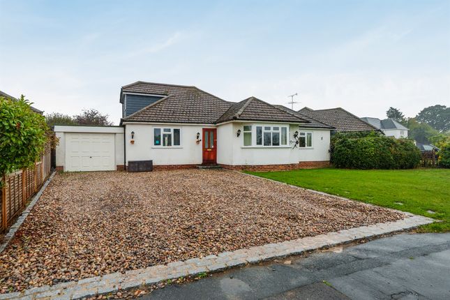 3-bed bungalow on Manor Grove, Maidenhead, £825,000