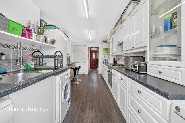 44, Estcourt Road, London photo 4