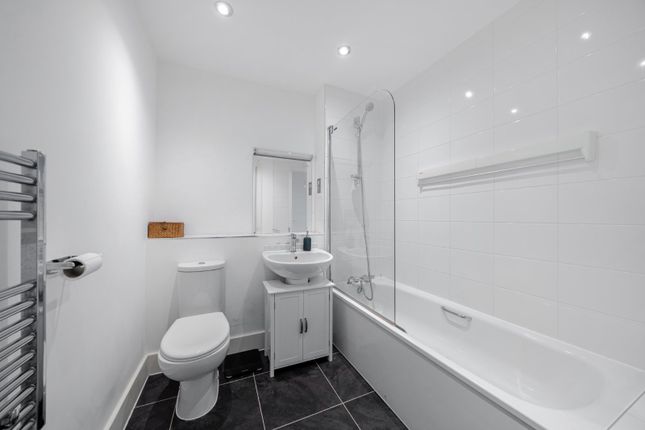 Flat 28, 154, Loudoun Road, London photo 4