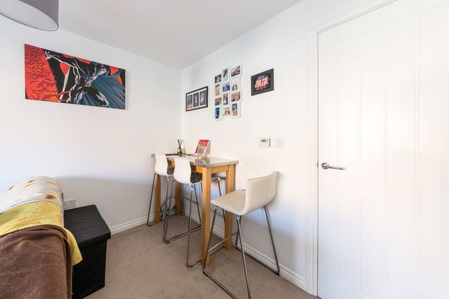 37 Chamomile Way, Didcot photo 4