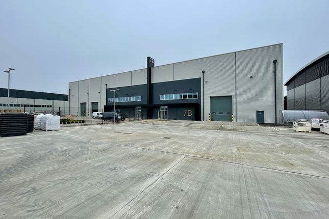 Thumbnail Industrial to let in Unit 7B, The Quad, Butterfield Business Park, Great Marlings, Luton